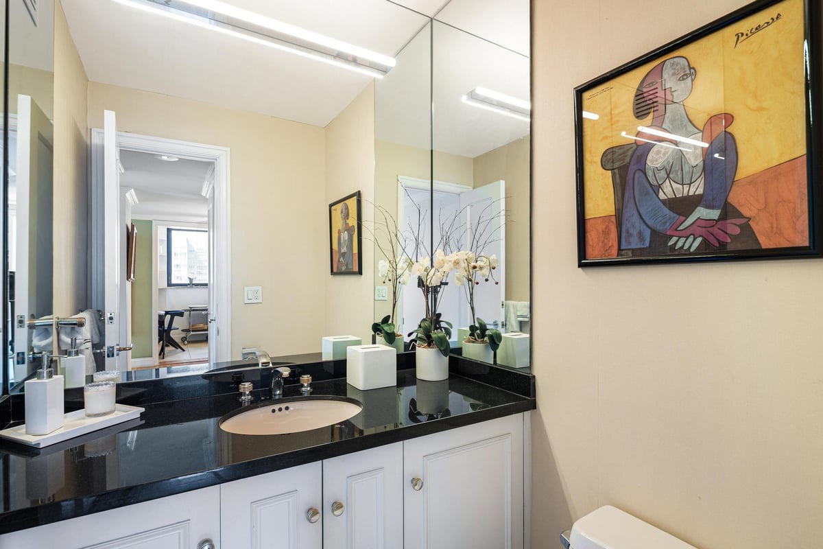 Photo for Sterling Plaza - 255 East 49th Street Condominium in Midtown East, Manhattan