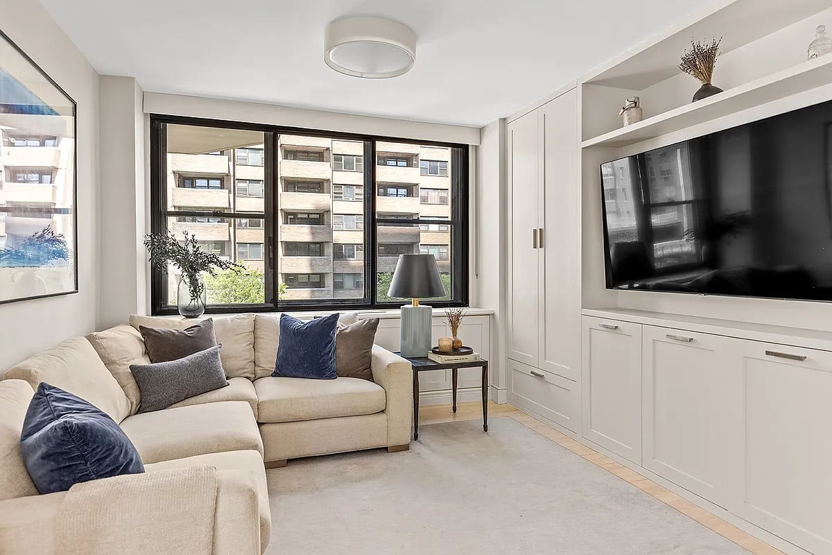 Photo for 565 West End Avenue - 565 West End Avenue Cooperative in Upper West Side, Manhattan