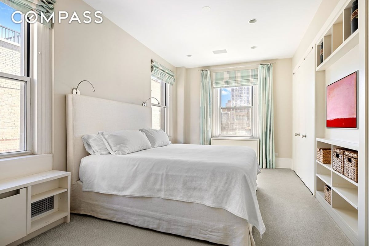 Photo for 969 Park Avenue - 969 Park Avenue Cooperative in Upper East Side, Manhattan