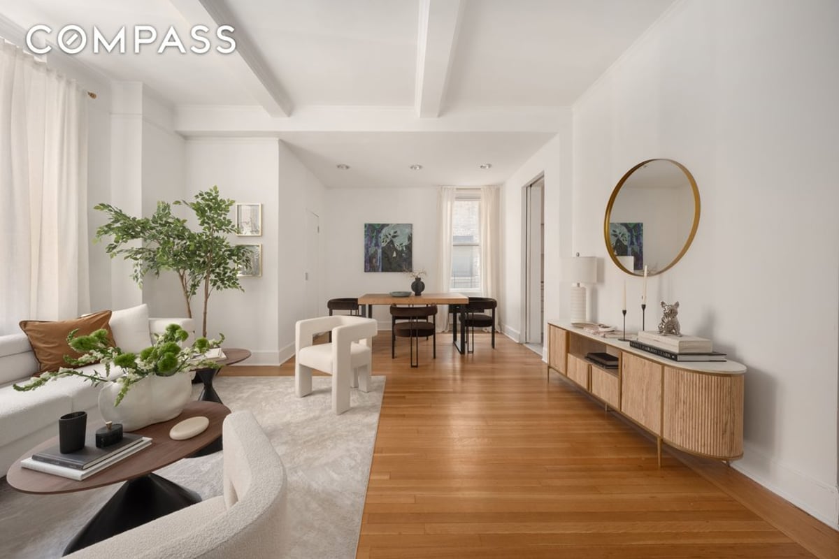 Photo for 1060 Park Avenue - 1060 Park Avenue Cooperative in Upper East Side, Manhattan