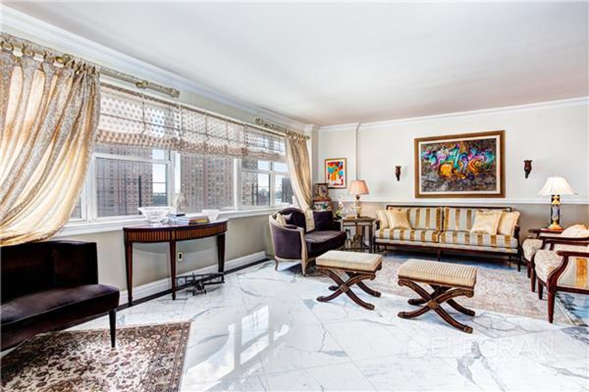 Photo for River East Plaza - 402 East 90th Street Condominium in Upper East Side, Manhattan