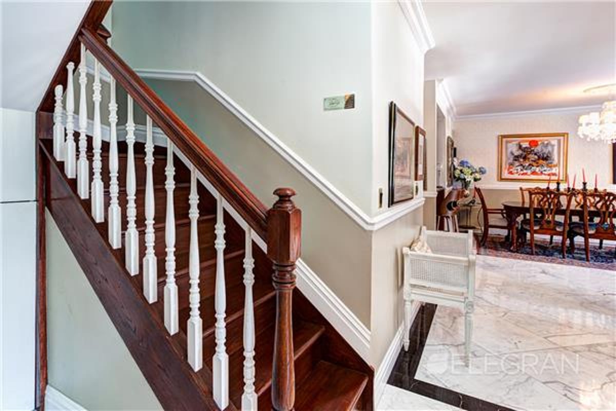 Photo for River East Plaza - 402 East 90th Street Condominium in Yorkville, Manhattan