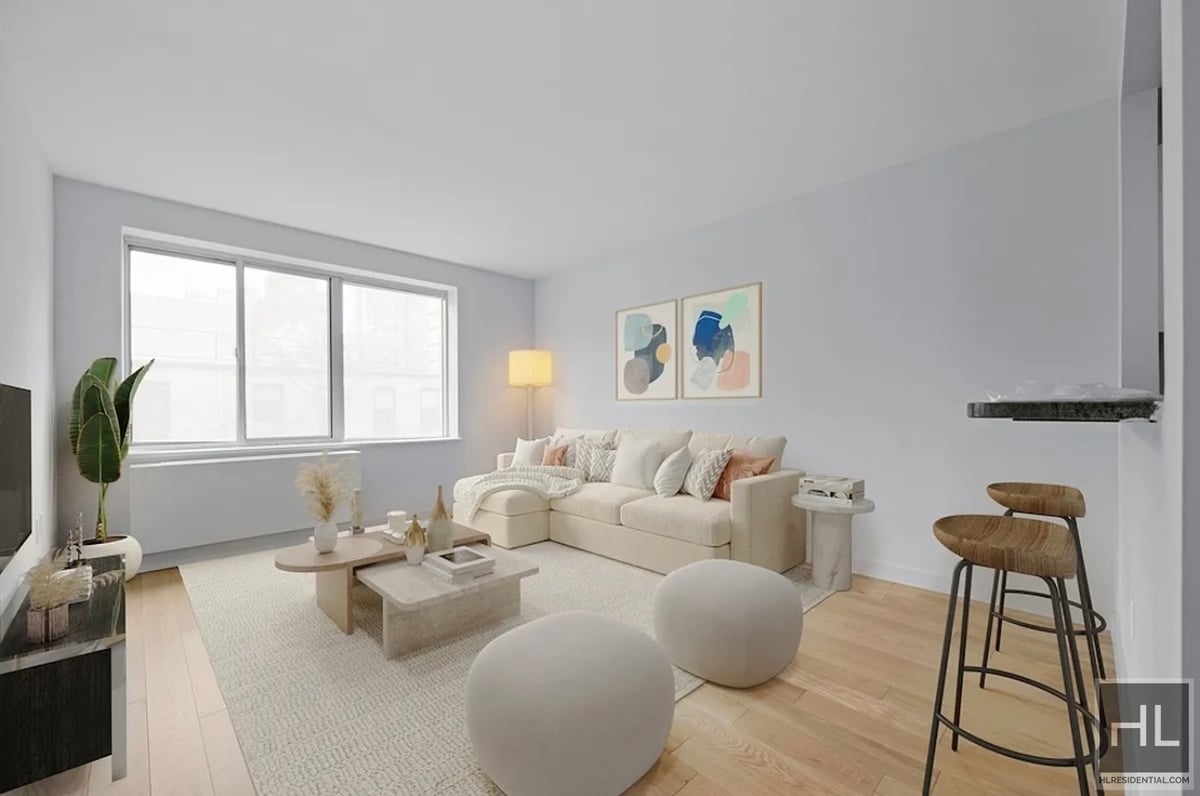 Photo for 400 East 71st Street - 400 East 71St Street Rental Building in Lenox Hill, Manhattan