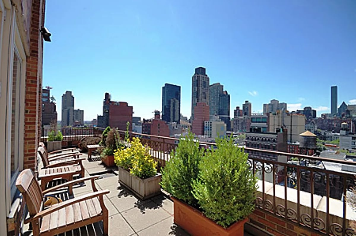 Photo for Kenton Place - 305 East 63rd Street Rental Building in Lenox Hill, Manhattan