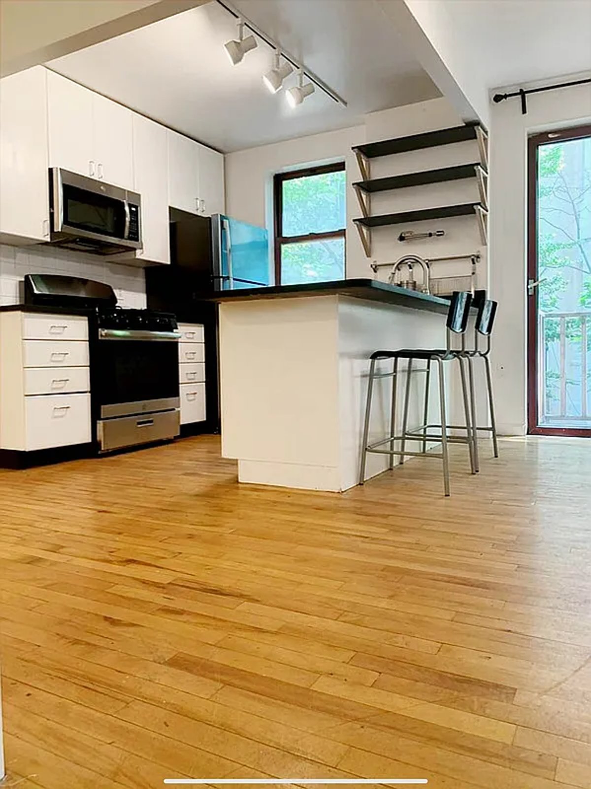 Photo for Tompkins Square Plaza - 190 East 7th Street Rental Building in East Village, Manhattan