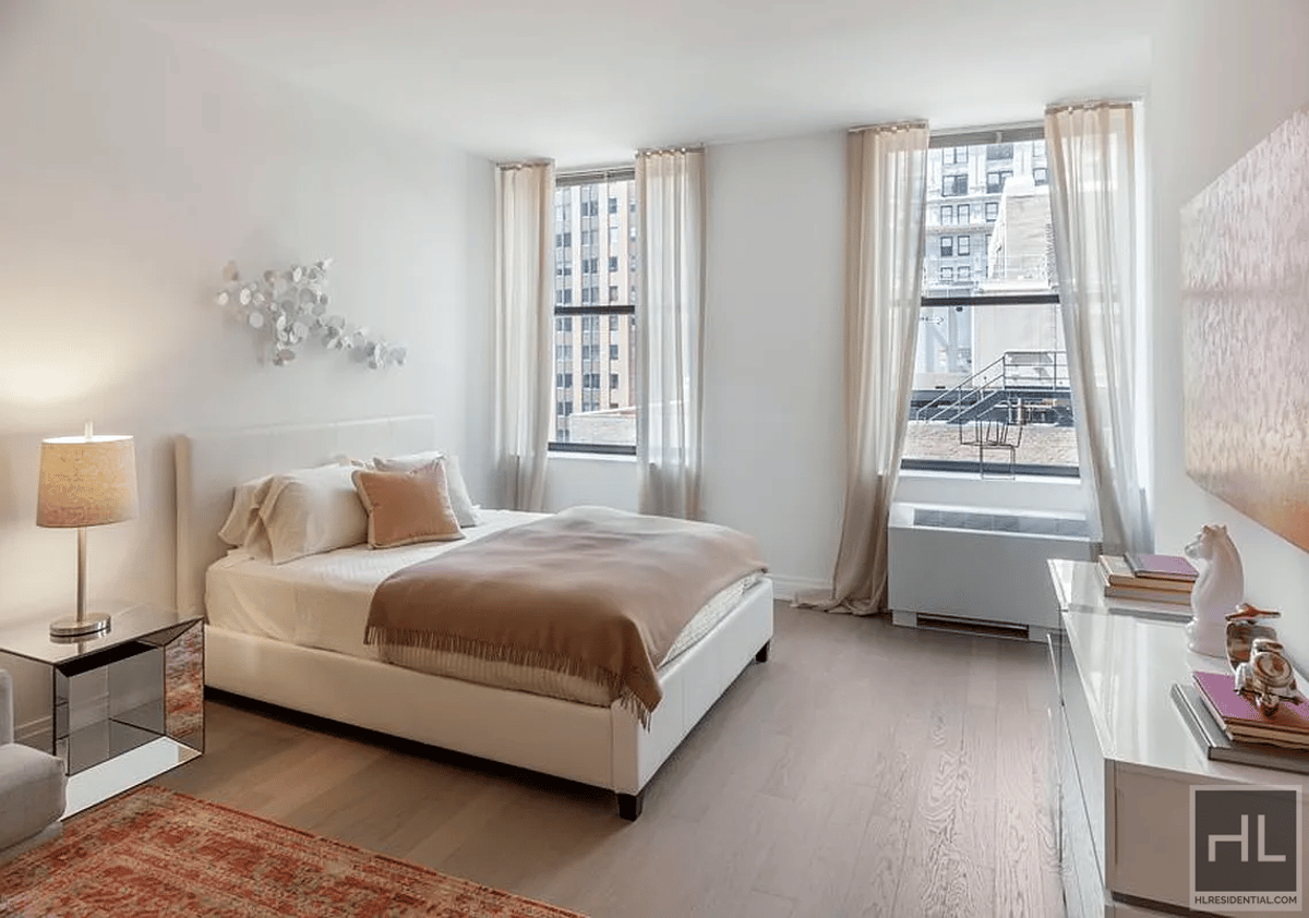 Photo for 70 Pine Street - 70 Pine Street Condominium in Financial District, Manhattan