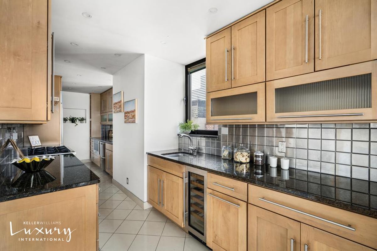 Photo for Sterling Plaza - 255 East 49th Street Condominium in Midtown East, Manhattan