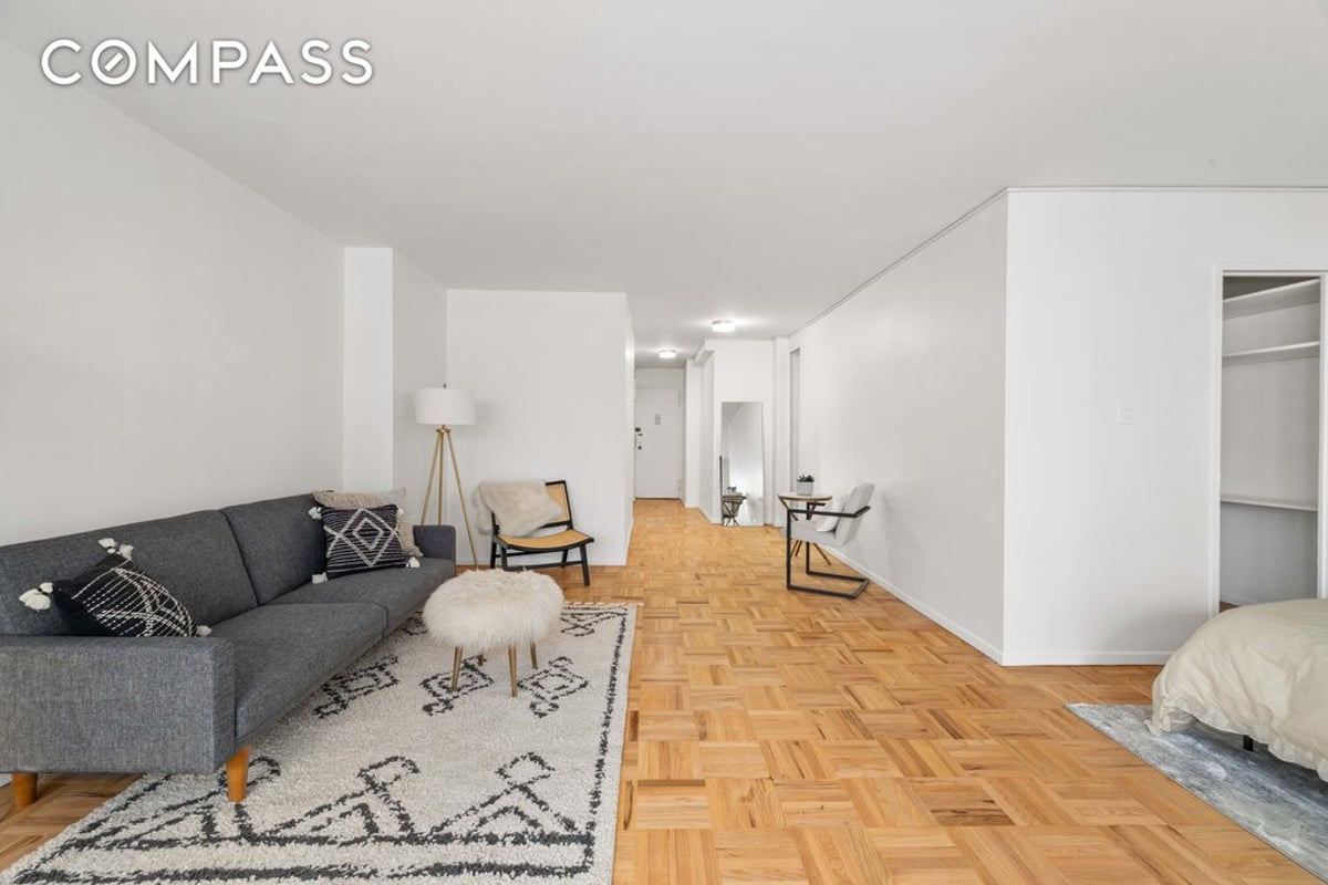 Photo for 155 East 38th Street - 155 East 38th Street Condominium in Murray Hill, Manhattan