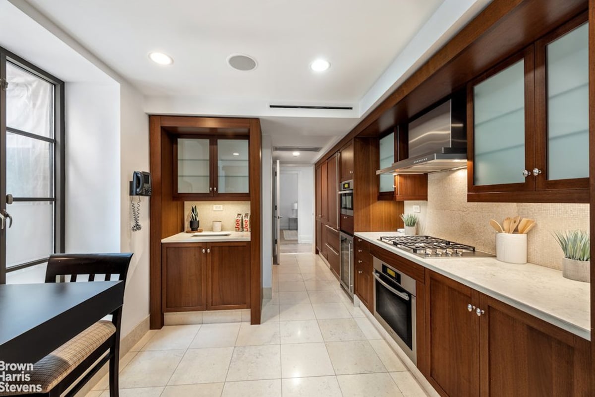 Photo for Barbizon/63 - 140 East 63rd Street Condominium in Upper East Side, Manhattan