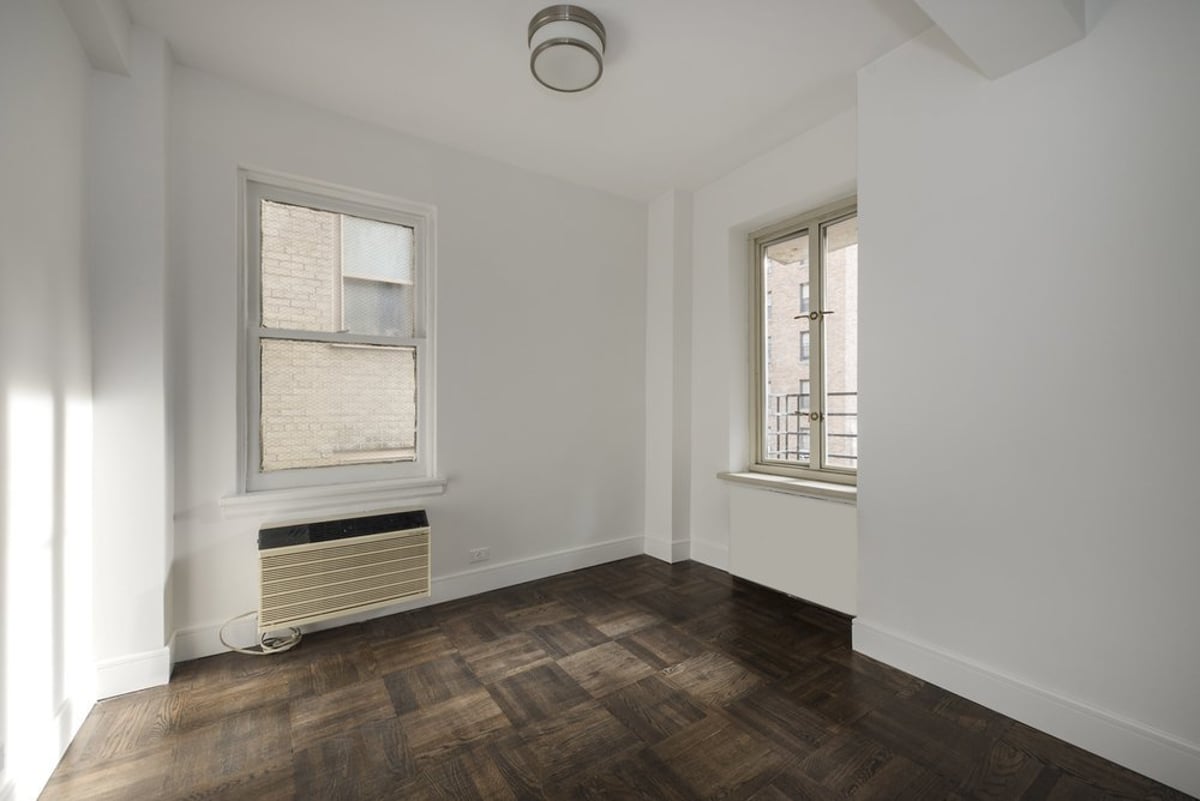 Photo for 35 East 35th Street - 35 East 35th Street Rental Building in Murray Hill, Manhattan