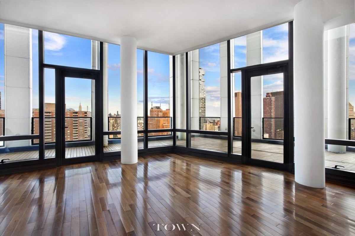 Photo for 101 Warren - 99 Warren Street And 101 Warren Street Condominium in Tribeca, Manhattan