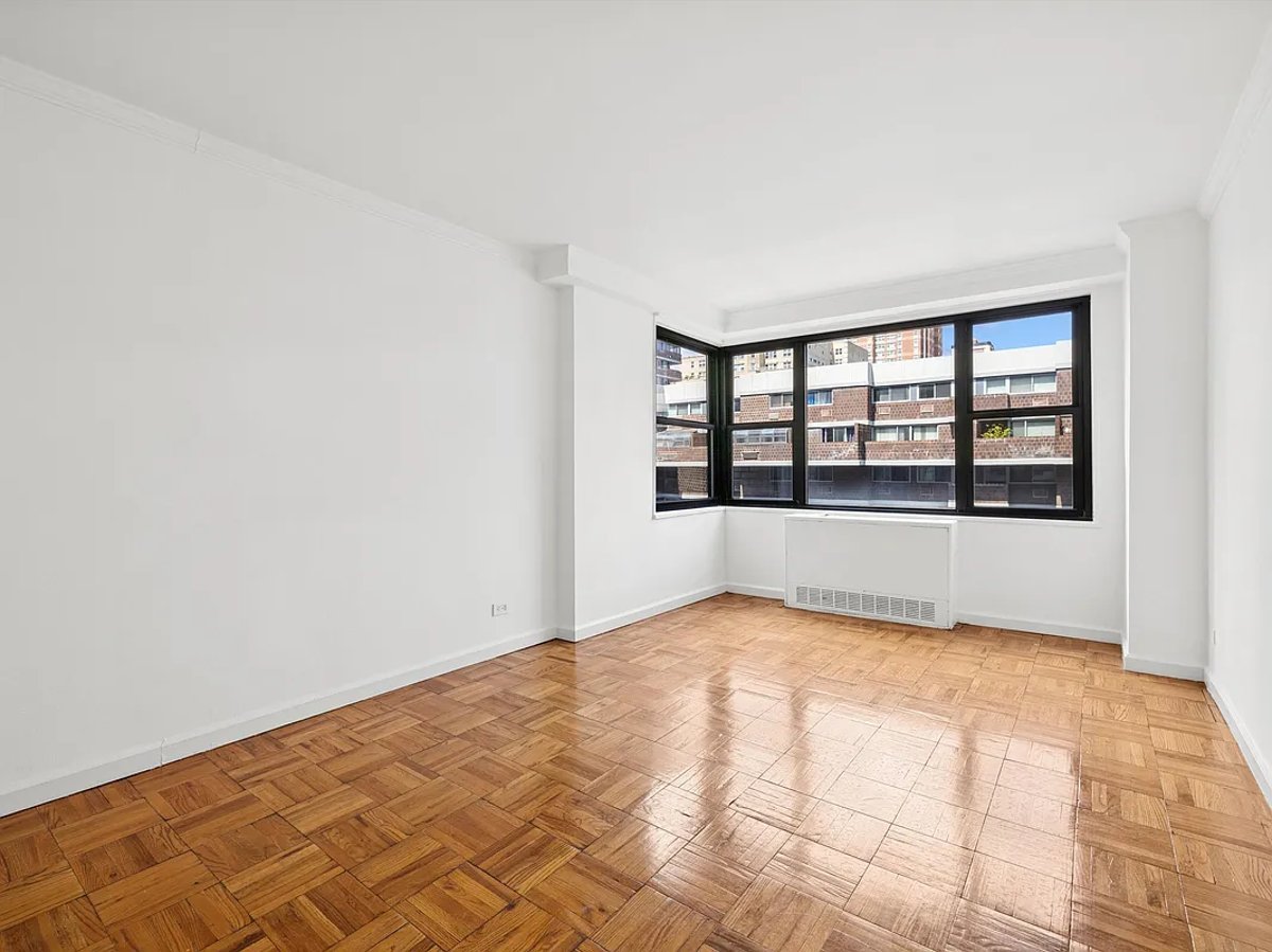 Photo for New Amsterdam - 320 East 23rd Street Rental Building in Gramercy Park, Manhattan