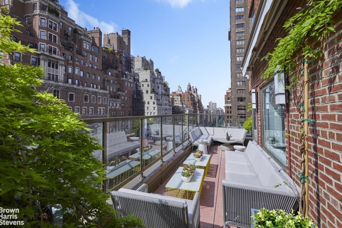 Photo for 715 Park Avenue - 715 Park Avenue Condominium in Upper East Side, Manhattan