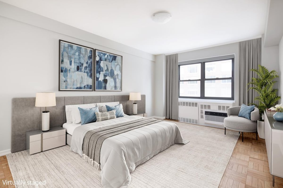 Photo for Charing Cross House - 305 East 72nd Street Condominium in Upper East Side, Manhattan