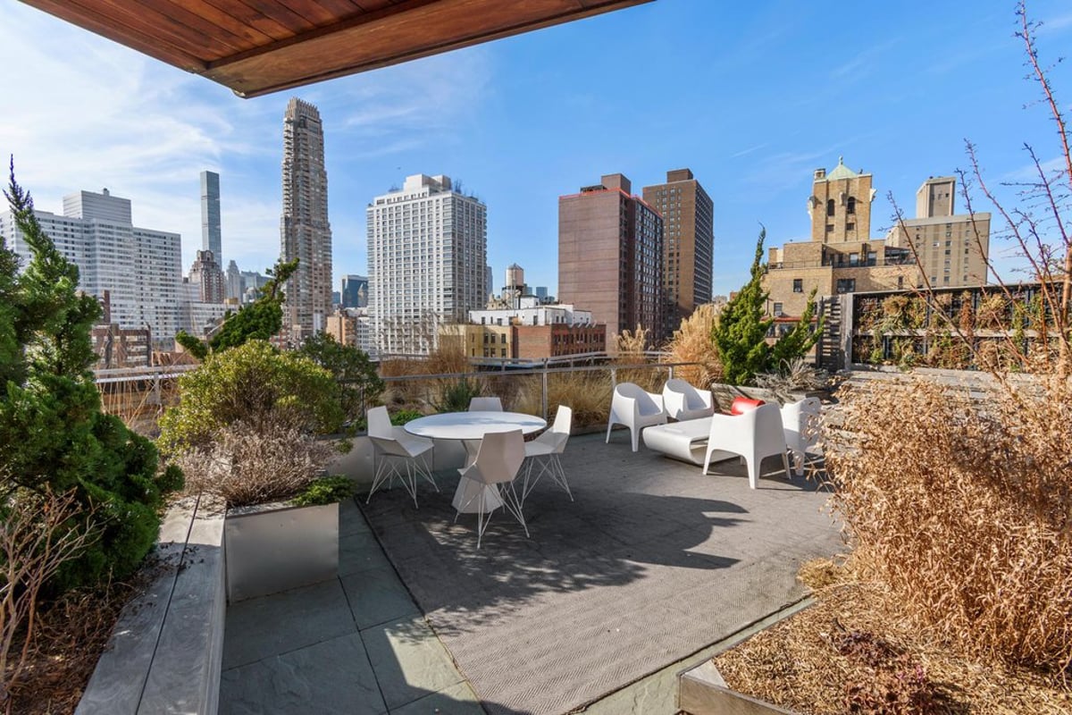 Photo for Charing Cross House - 305 East 72nd Street Condominium in Upper East Side, Manhattan