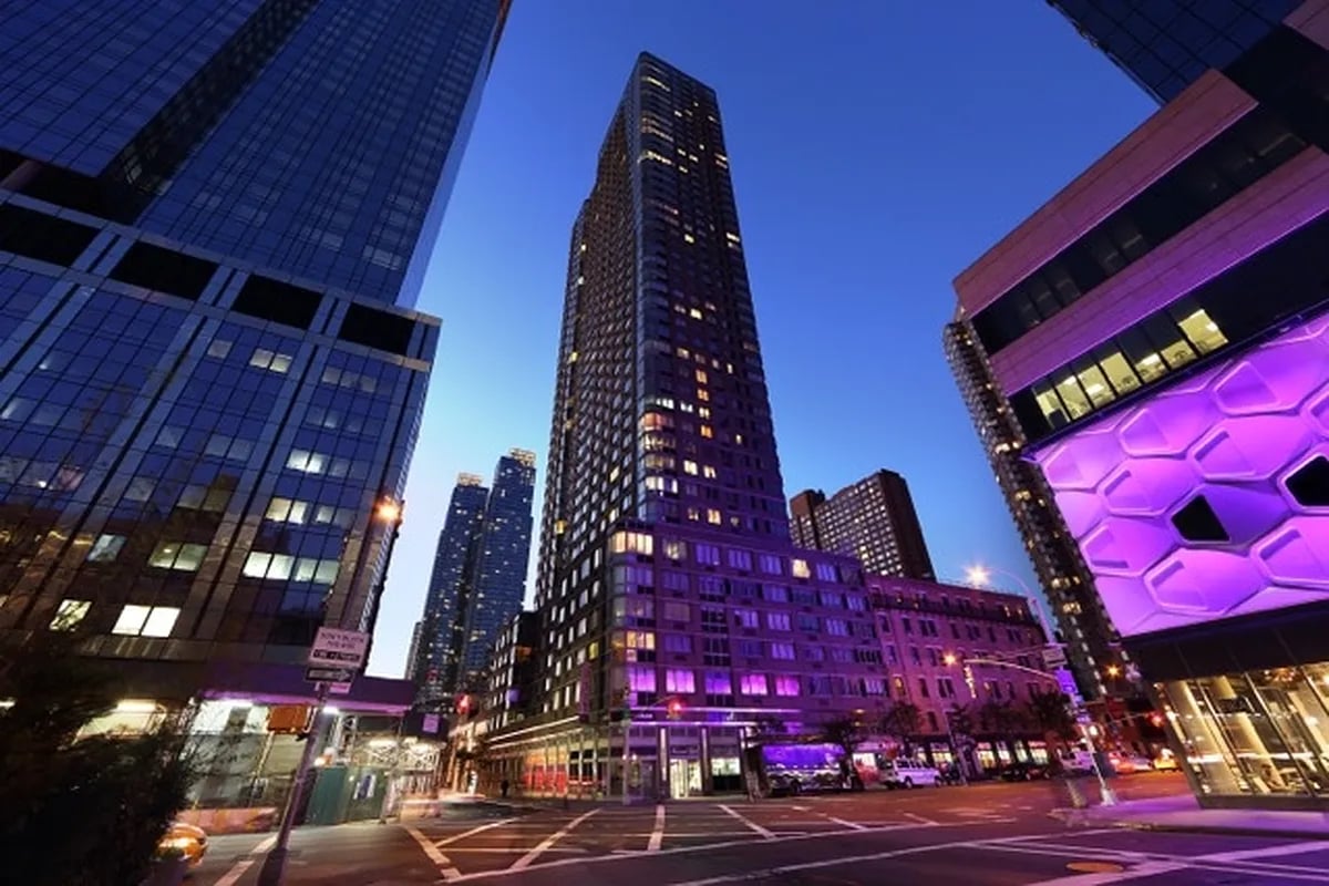 Photo for Hudson Landing - 561 10th Avenue Rental Building in Hell's Kitchen, Manhattan