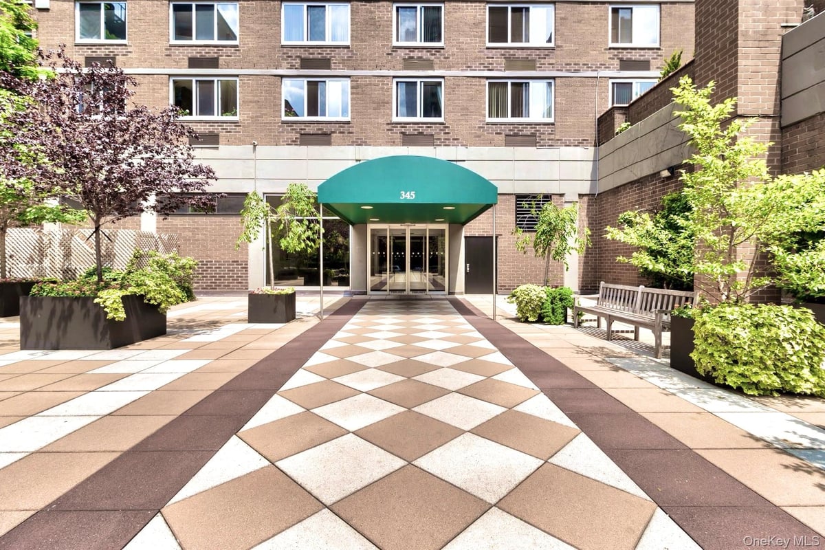 mee※ Mill Rock Plaza - 345 East 93rd Street Cooperative in Upper East