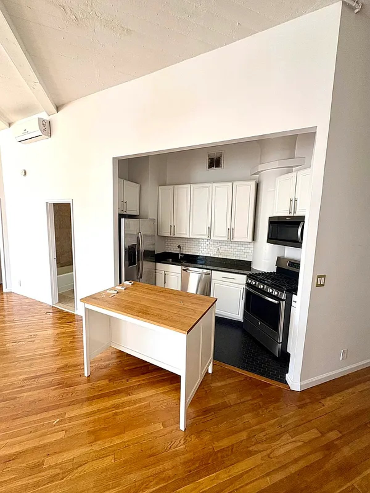 Photo for 80 VARICK STREET - 80 Varick Street Rental Building in Hudson Square, Manhattan