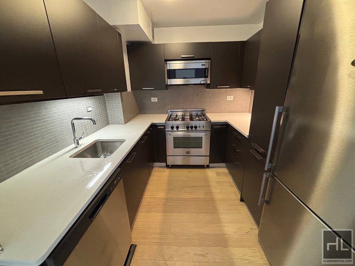 Photo for The Nash - 222 East 39th Street Rental Building in Murray Hill, Manhattan