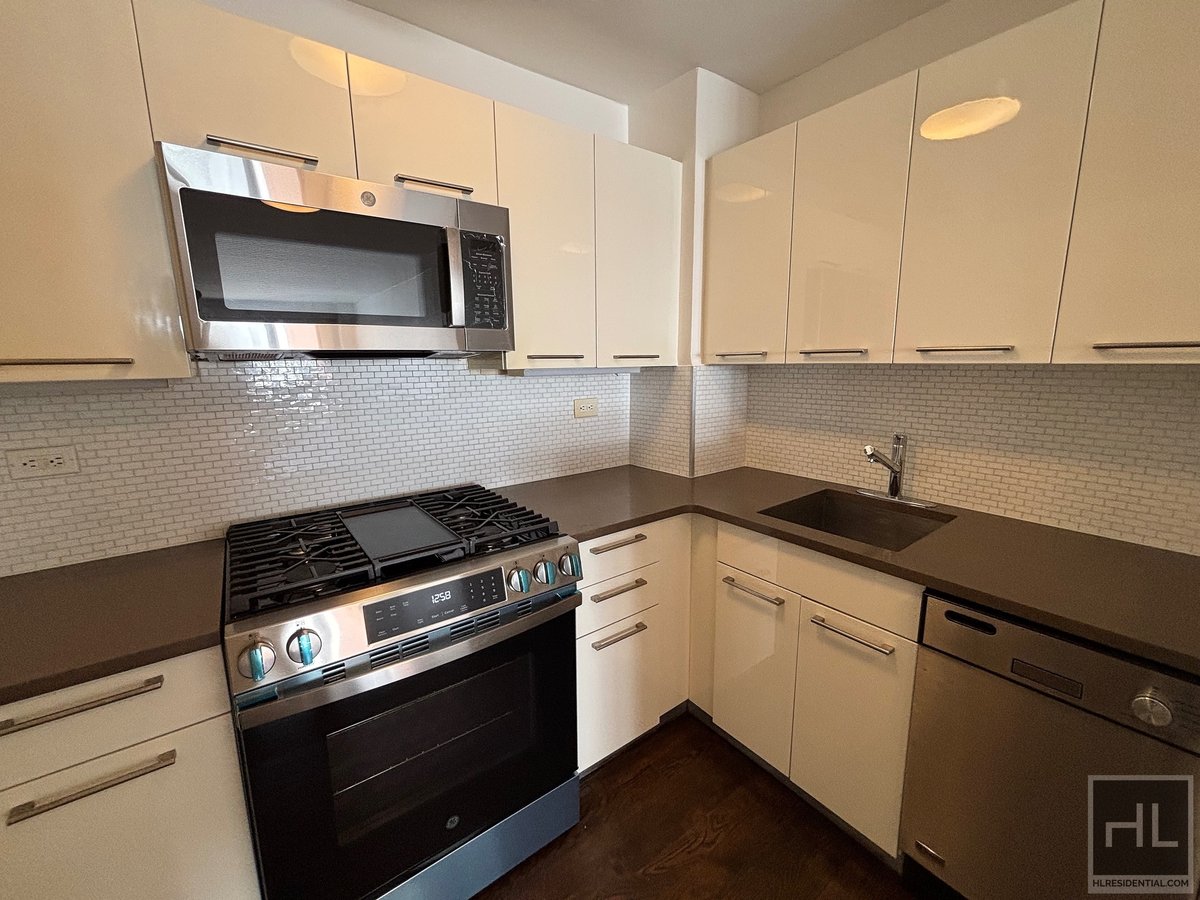 Photo for The Blake - 220 East 63rd Street Rental Building in Lenox Hill, Manhattan