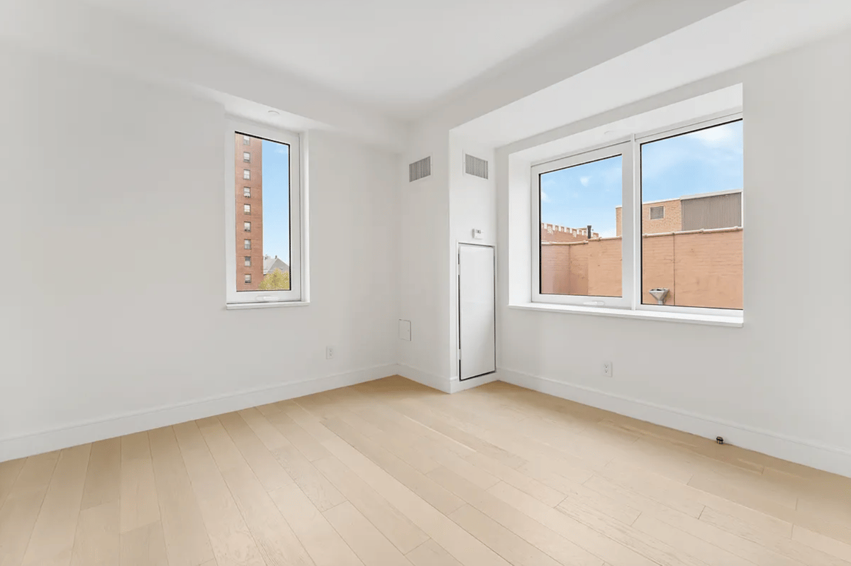 Photo for 1399 Park Avenue - 1399 Park Avenue Condominium in East Harlem, Manhattan