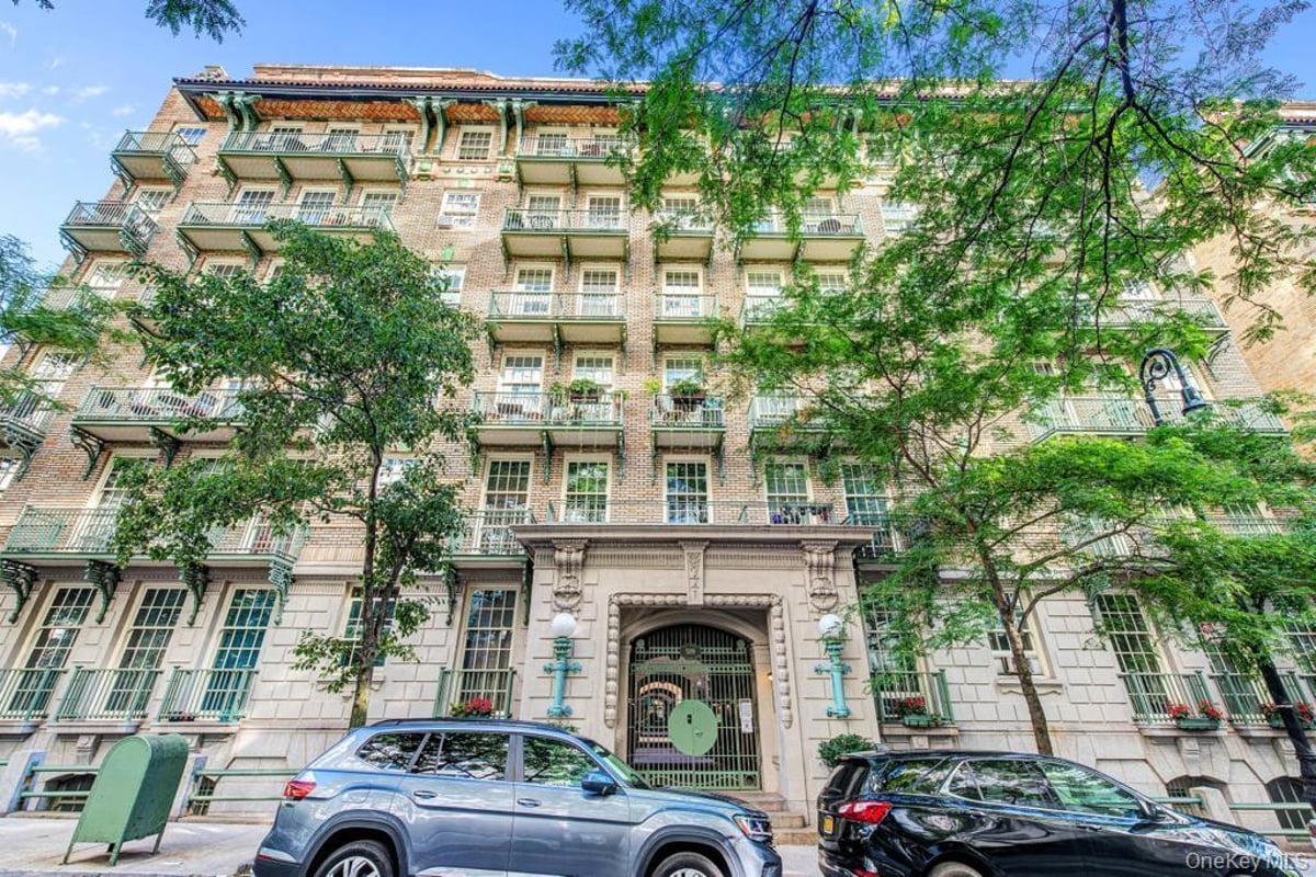 Photo for 509 EAST 77 STREET - 509 East 77th Street Cooperative in Upper East Side, Manhattan