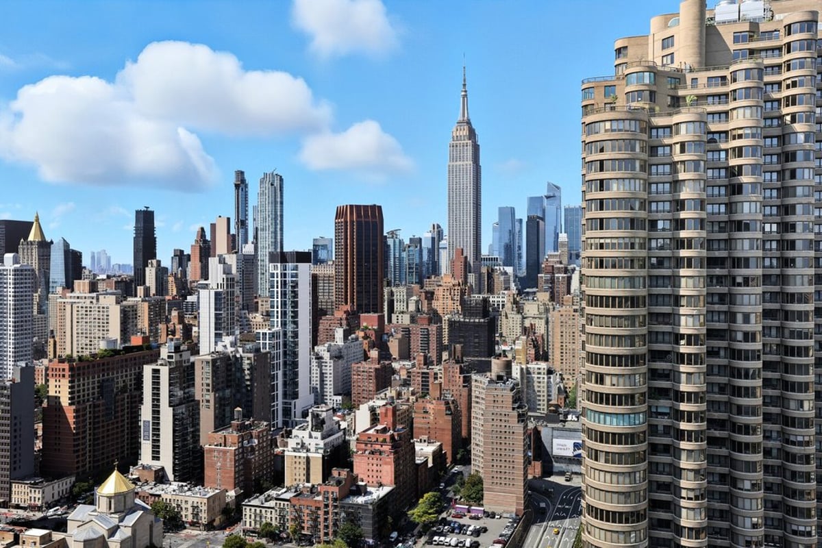 Photo for The Horizon - 415 East 37th Street Condominium in Midtown East, Manhattan