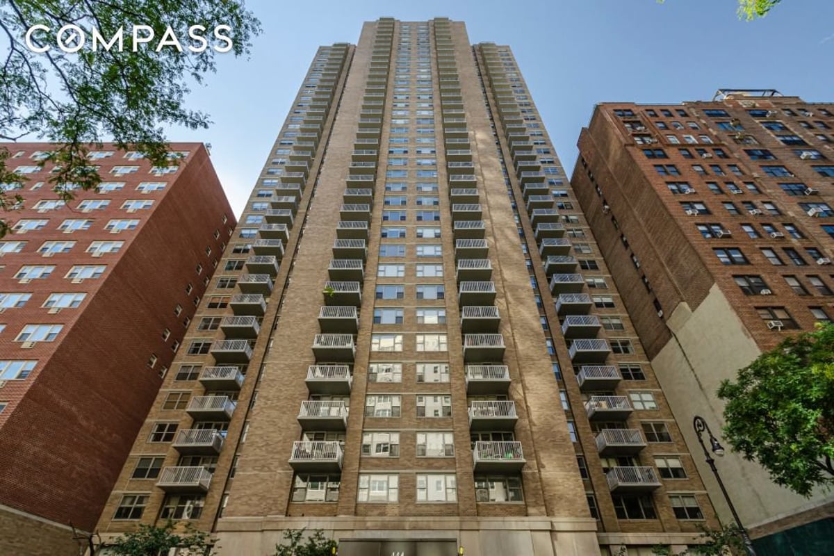 Photo for 444 East 86th Street - 444 East 86th Street Cooperative in Upper East Side, Manhattan