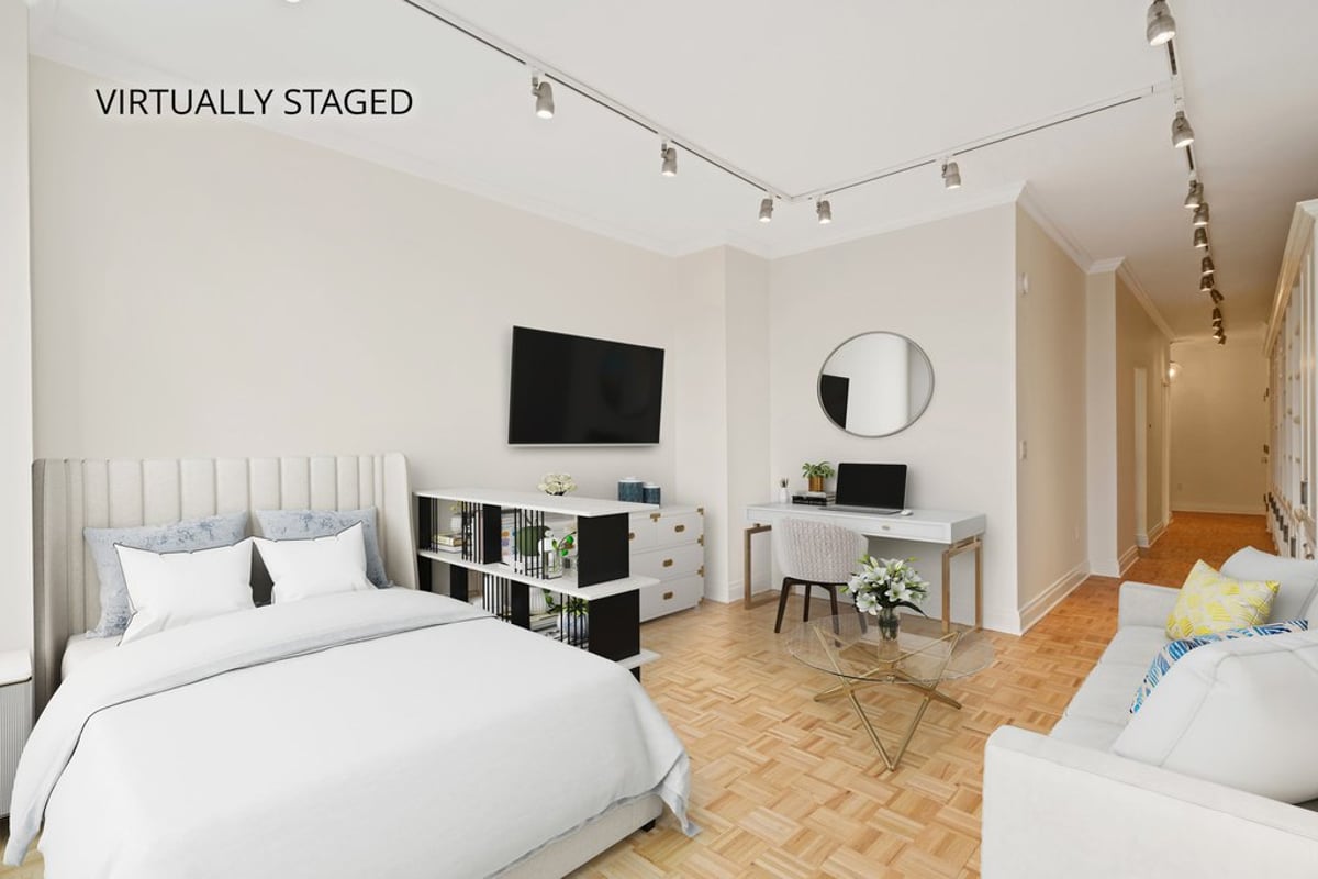 Photo for Wellington Tower - 350 East 82nd Street Condominium in Upper East Side, Manhattan