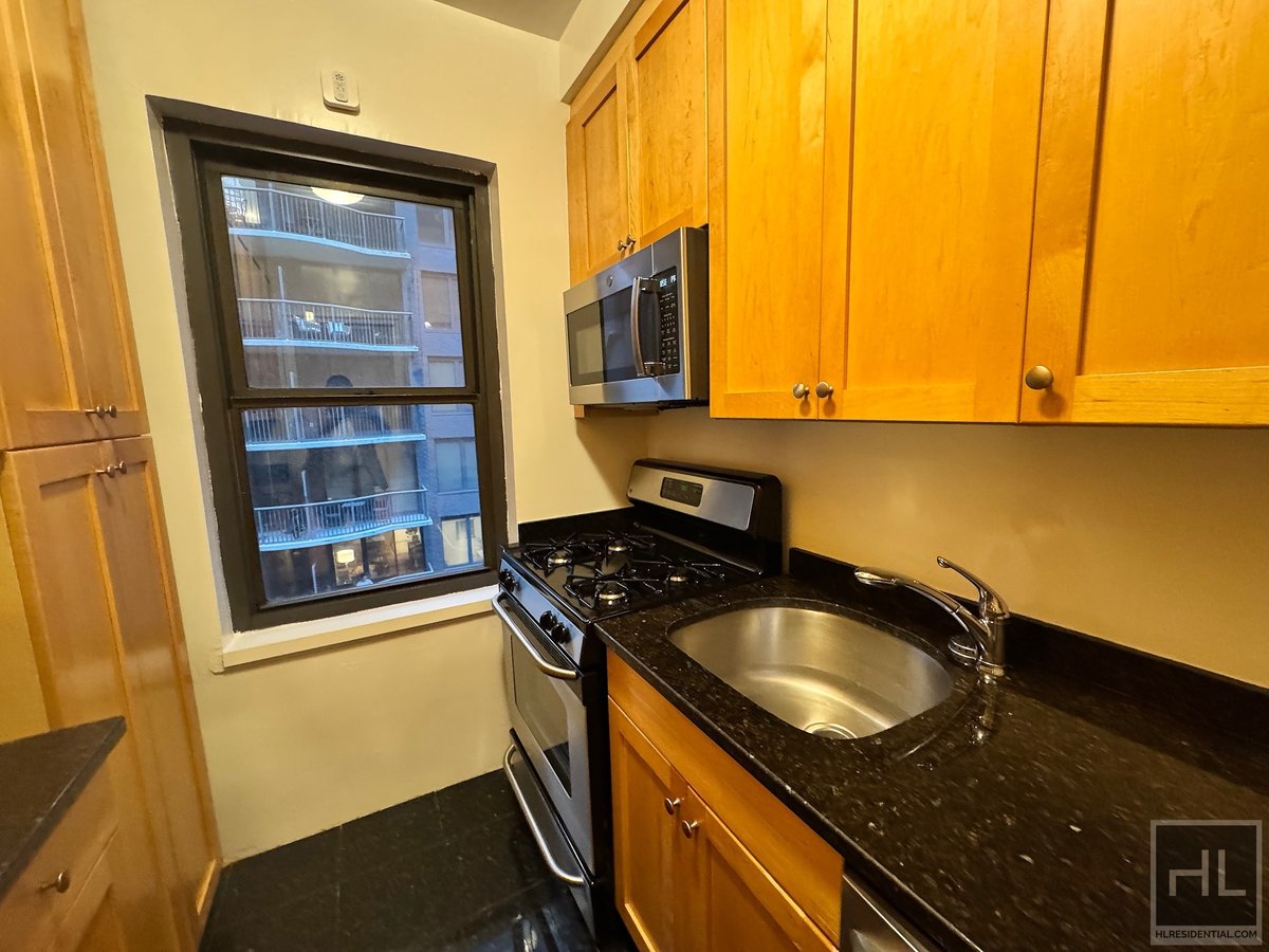 Photo for 141 East 56 Street - 141 East 56th Street Rental Building in Sutton Place, Manhattan