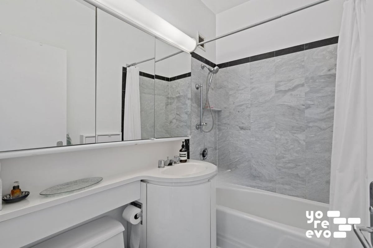 Photo for The Future Condominium - 200 East 32nd Street Condominium in Murray Hill, Manhattan