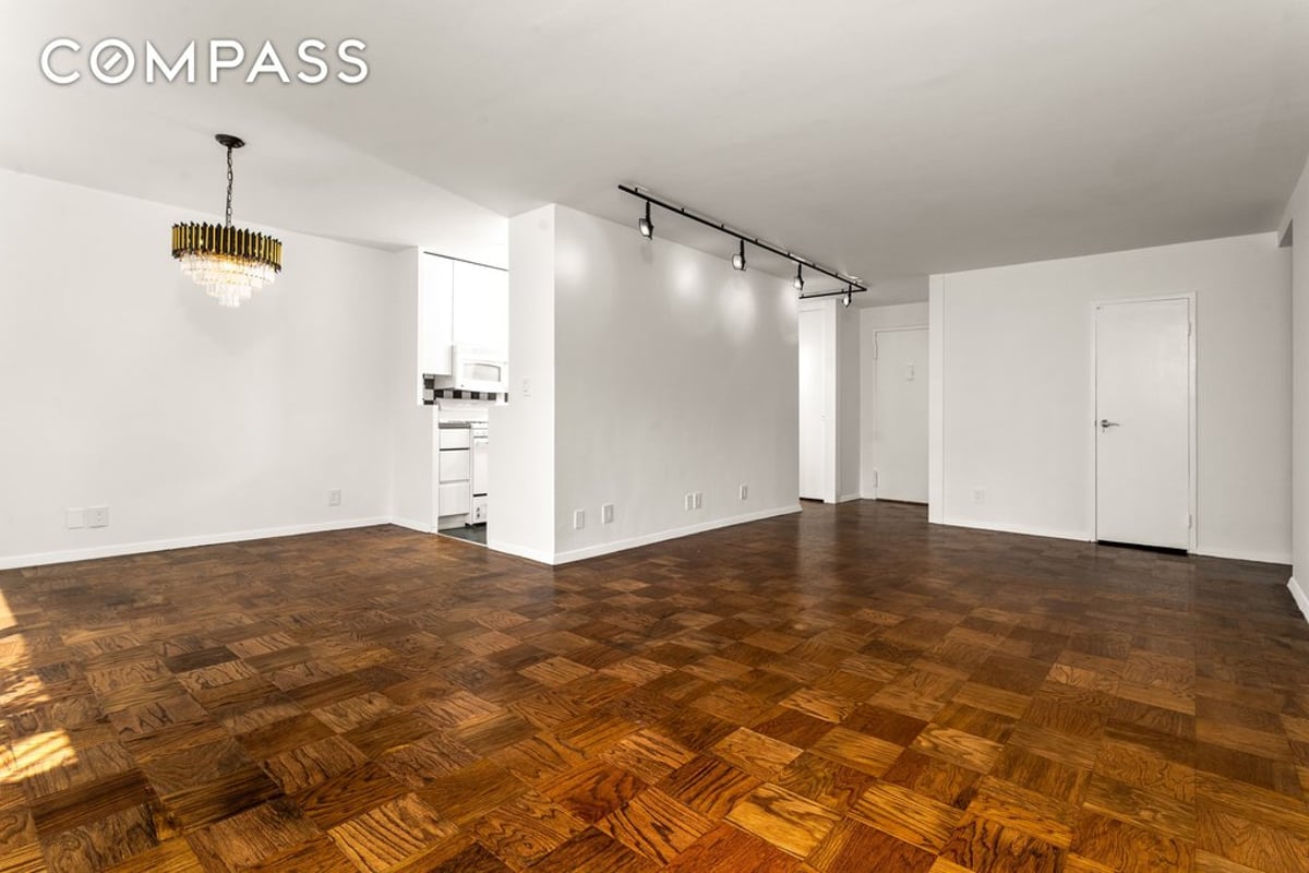 Photo for Lincoln Towers - 180 West End Avenue Condominium in Upper West Side, Manhattan