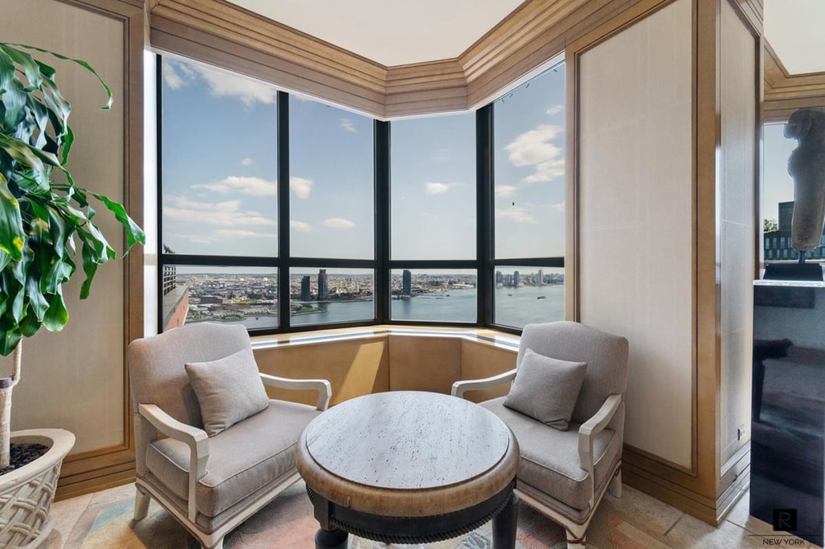 Photo for The Horizon - 415 East 37th Street Condominium in Midtown East, Manhattan