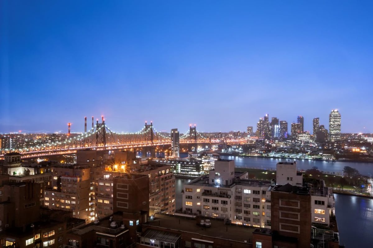 Photo for The St. James's Tower - 415 East 54th Street Condominium in Midtown East, Manhattan