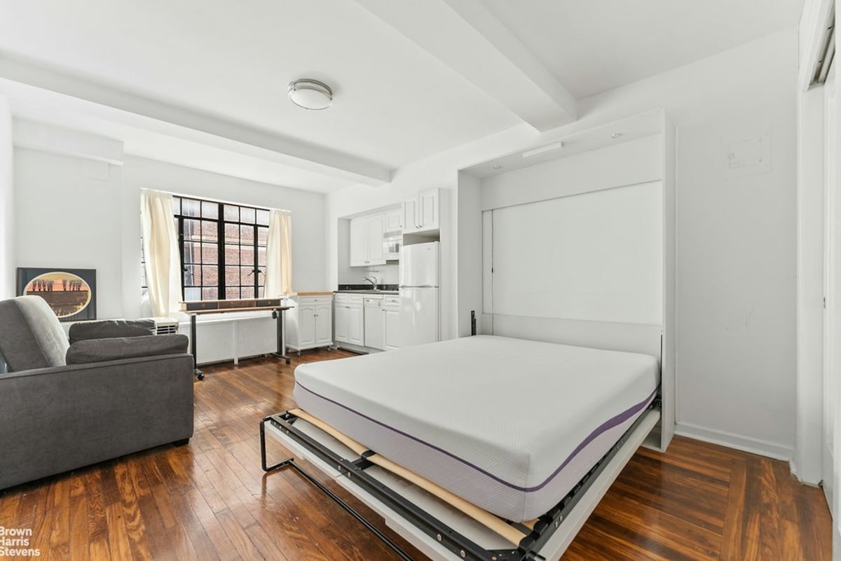 Photo for Prospect Tower - 45 Tudor City Place Cooperative in Turtle Bay, Manhattan