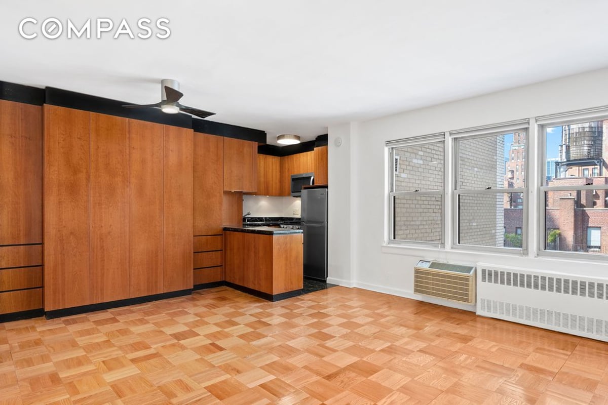 Photo for 155 East 38th Street - 155 East 38th Street Condominium in Murray Hill, Manhattan