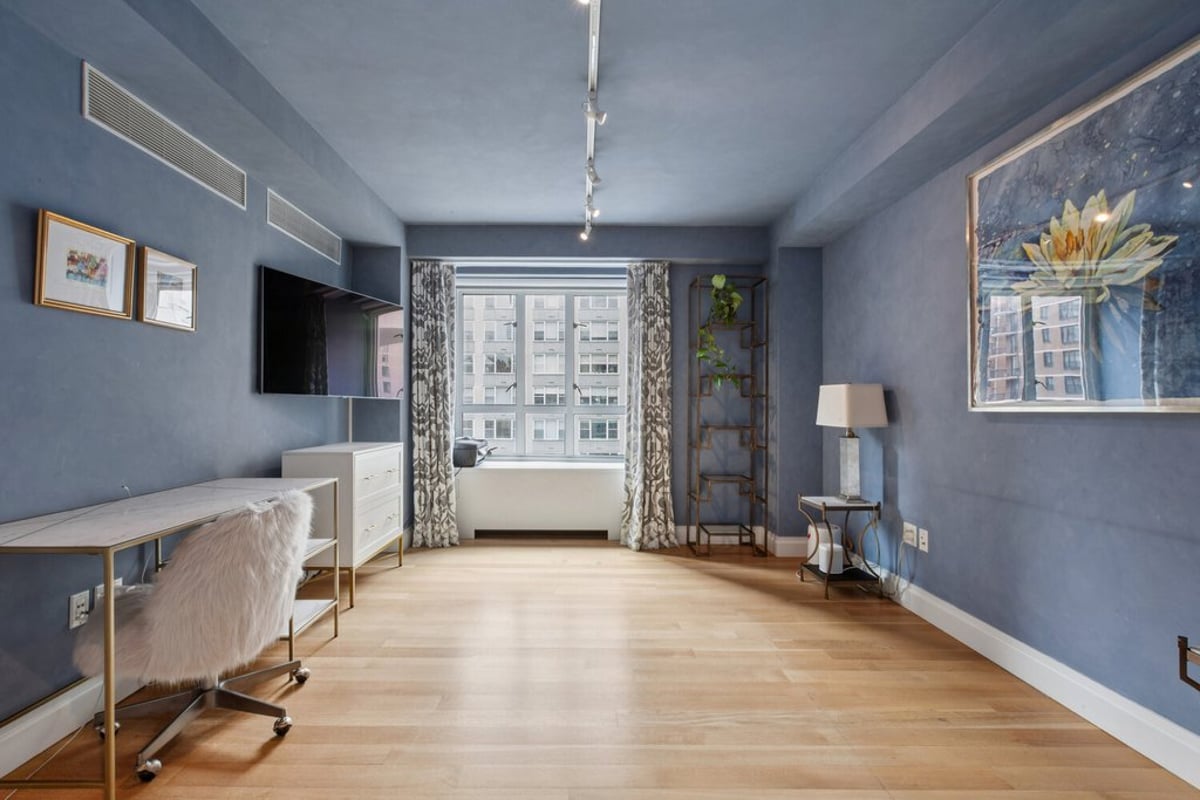 Photo for Manhattan House - 200 East 66th Street Condominium in Upper East Side, Manhattan