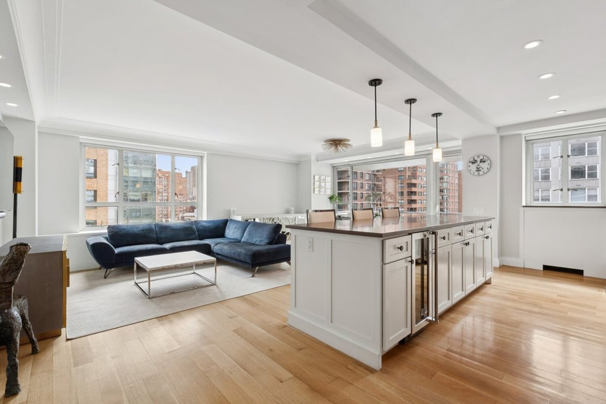 Photo for Manhattan House - 200 East 66th Street Condominium in Upper East Side, Manhattan