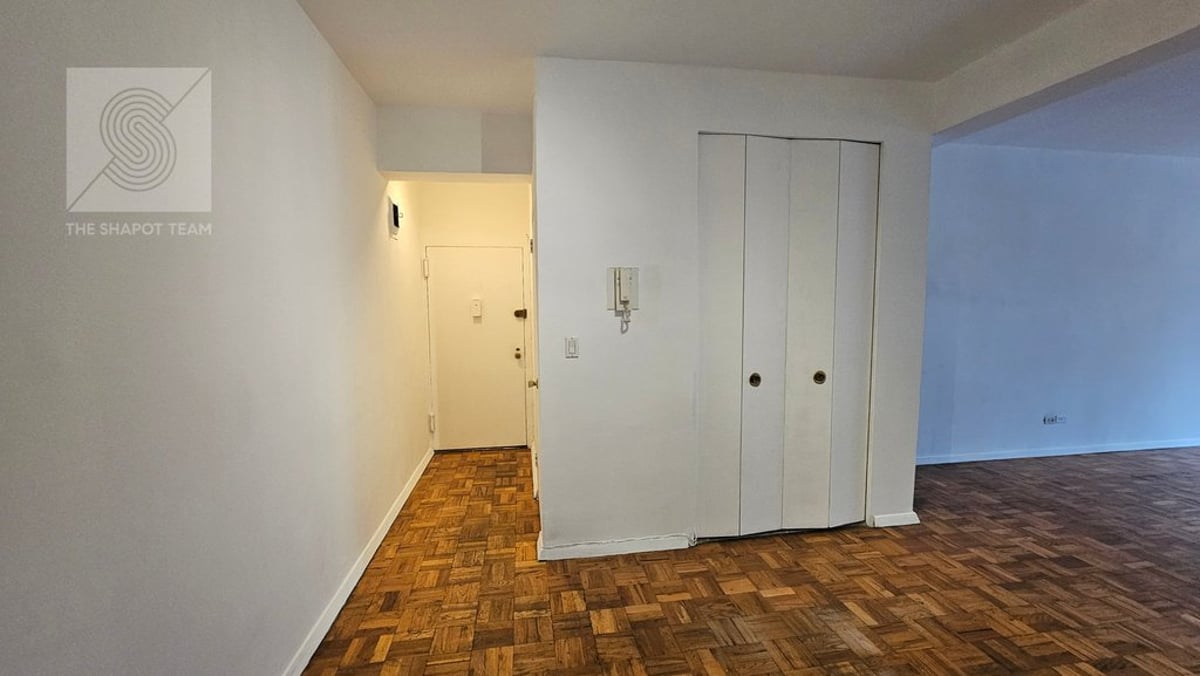 Photo for Marlo Towers - 301 East 48th Street Cooperative in Turtle Bay, Manhattan