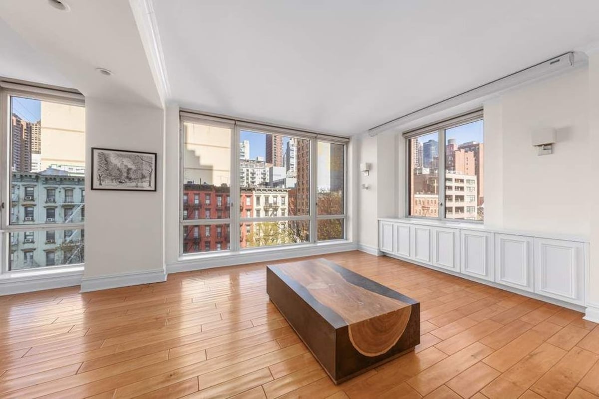 Photo for Bridge Tower Place - 401 East 60th Street Condominium in Upper East Side, Manhattan