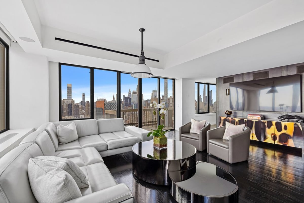 Photo for The Oxford - 422 East 72nd Street Condominium in Upper East Side, Manhattan