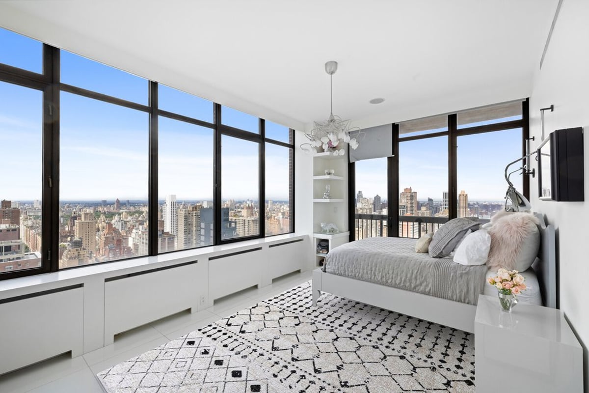 Photo for The Oxford - 422 East 72nd Street Condominium in Upper East Side, Manhattan