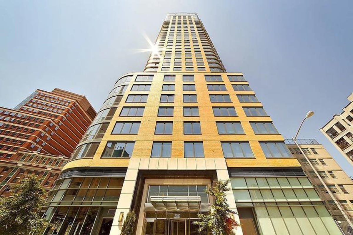 Photo for Oro - 306 Gold Street Condominium in Downtown Brooklyn, Brooklyn