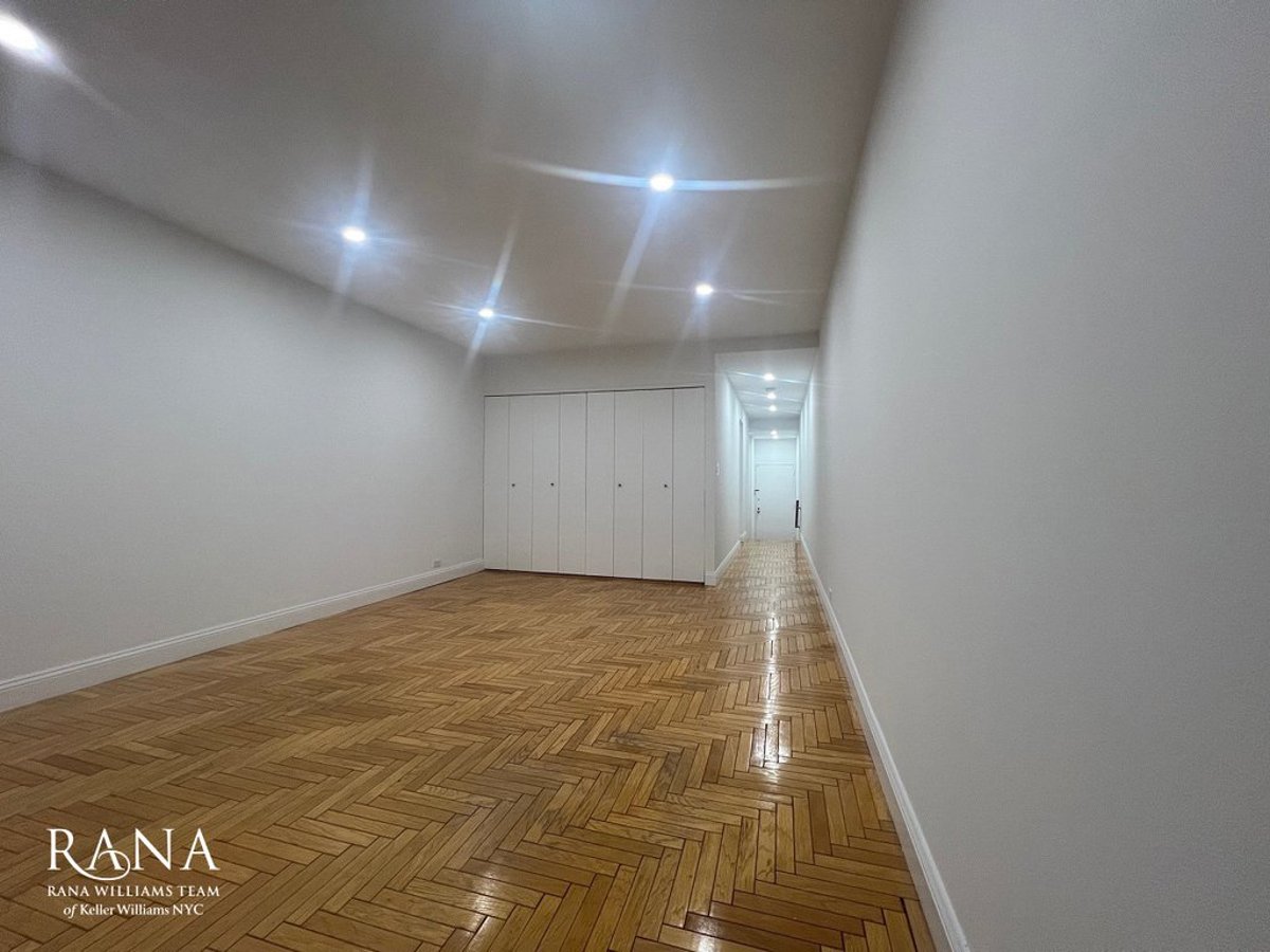 Photo for Trump Parc - 106 Central Park South Condominium in Midtown, Manhattan