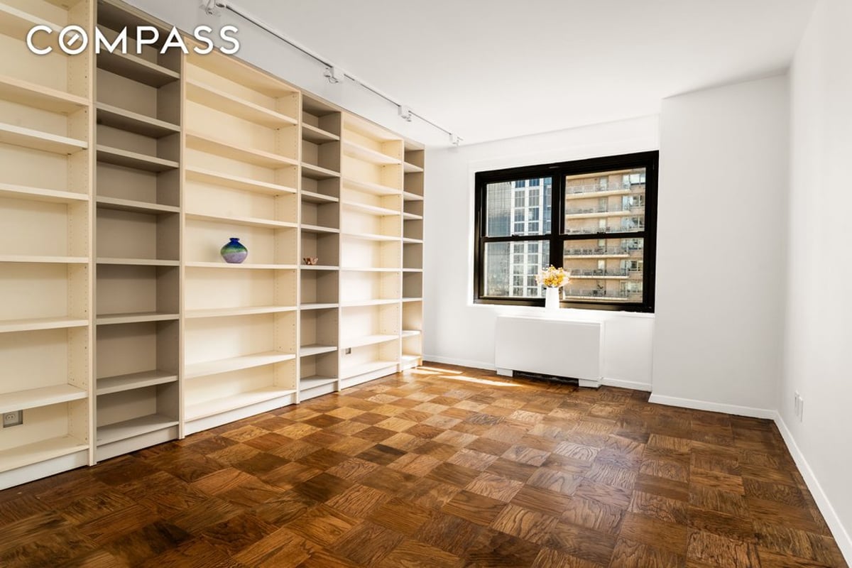 Photo for Lincoln Towers - 180 West End Avenue Condominium in Upper West Side, Manhattan