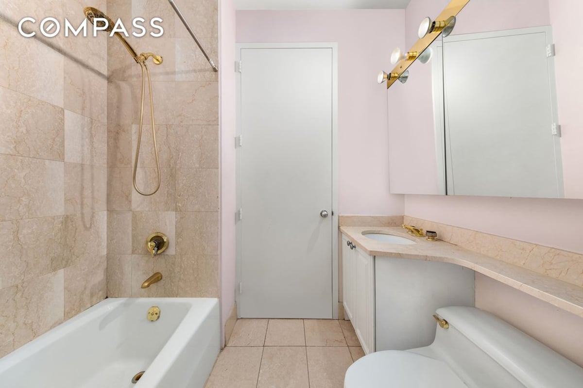 Photo for Park Avenue Court - 120 East 87th Street Condominium in Upper East Side, Manhattan