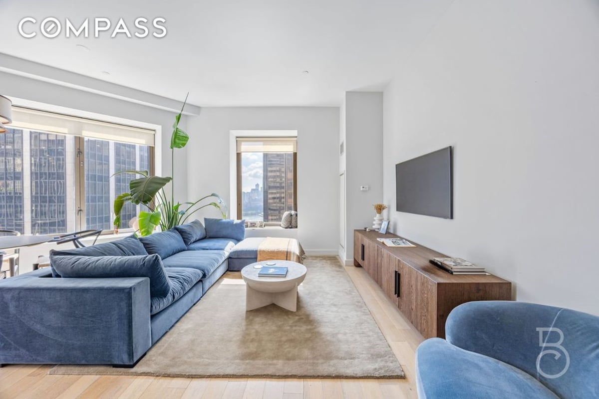 Photo for 75 Wall Street - 75 Wall Street Condominium in Financial District, Manhattan