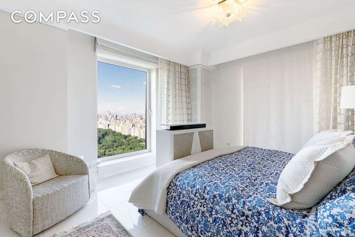 Photo for Trump Parc - 106 Central Park South Condominium in Midtown, Manhattan