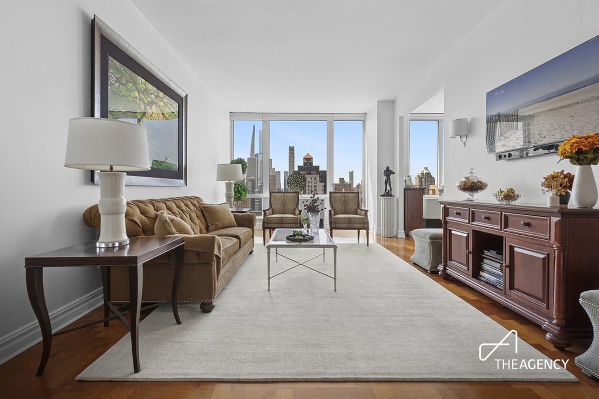 Photo for Bridge Tower Place - 401 East 60th Street Condominium in Upper East Side, Manhattan