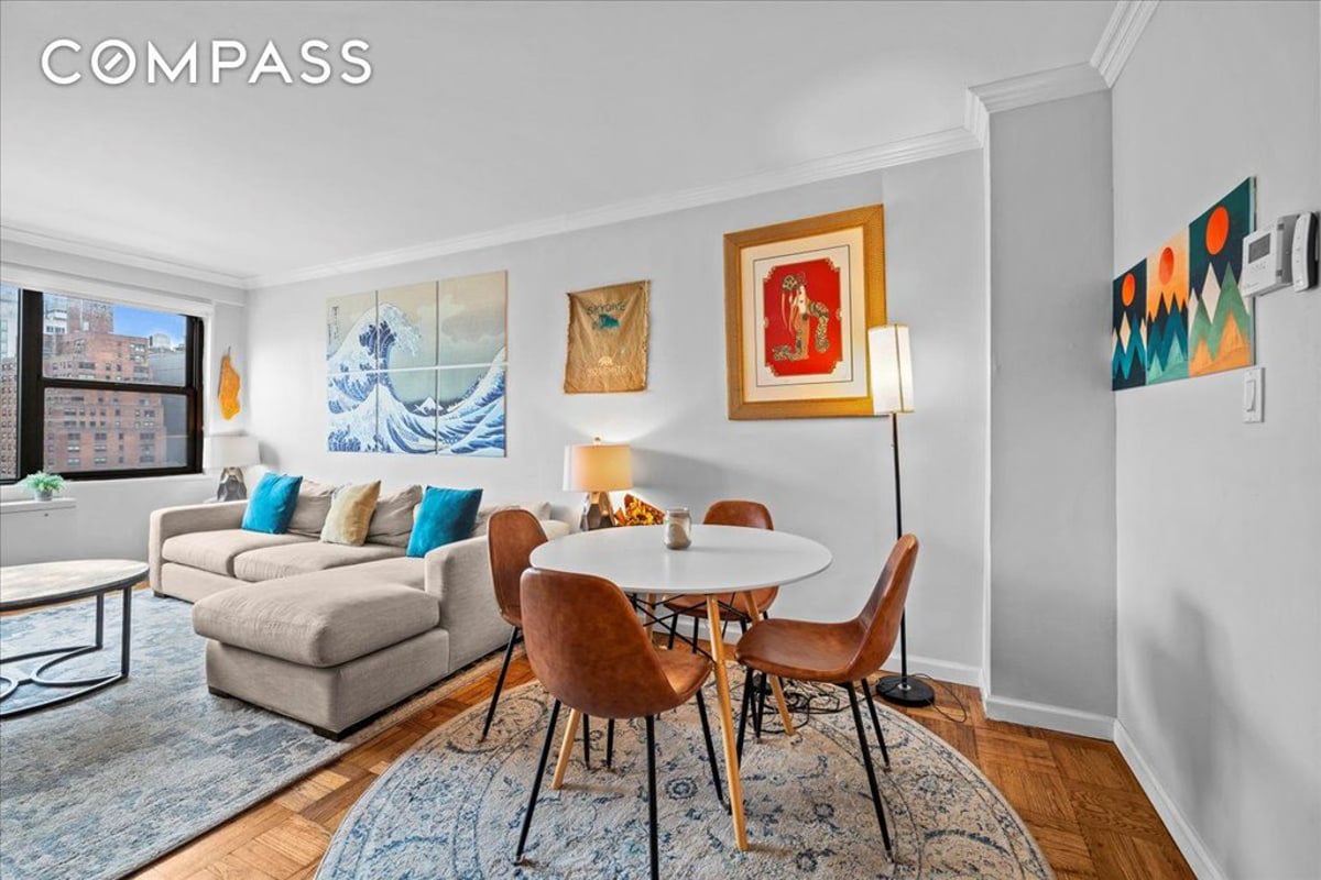 Photo for Victoria House - 200 East 27th Street Cooperative in Murray Hill, Manhattan